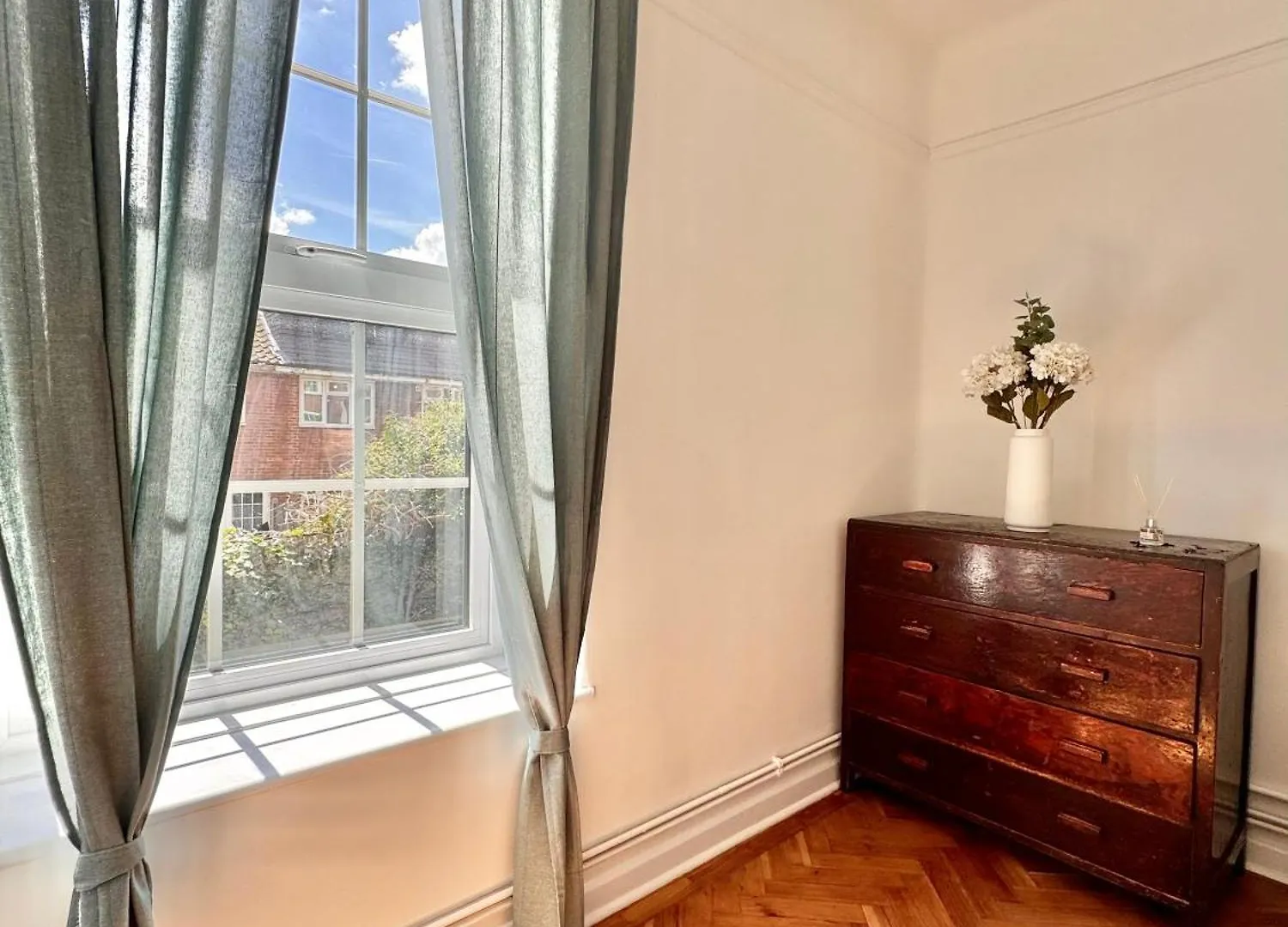 Beautiful 3Bed Apartment In Londres 0*,